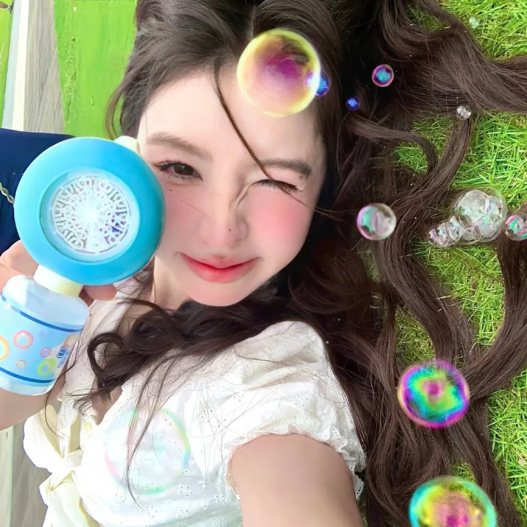 捷运上的女孩